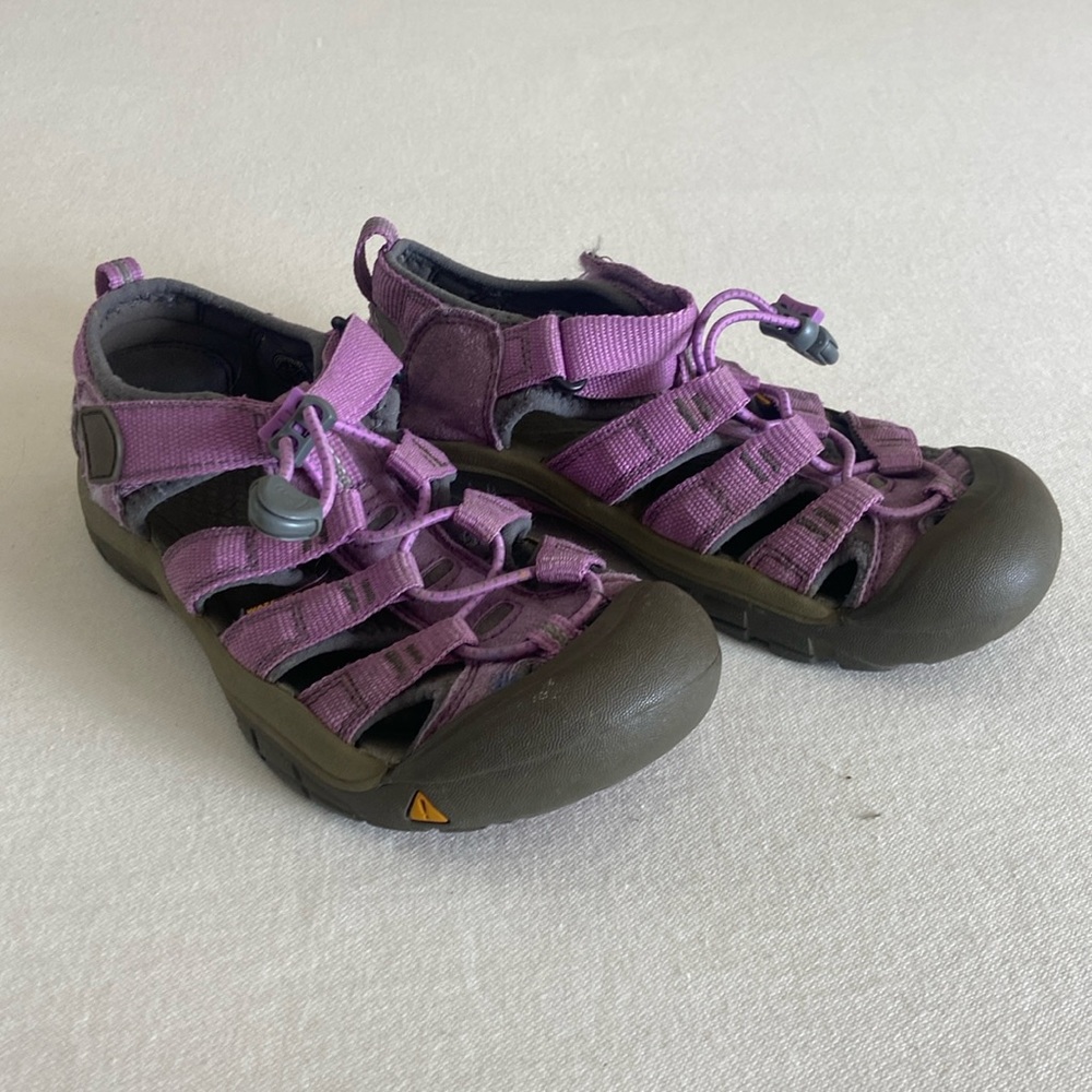 Girls purple keens